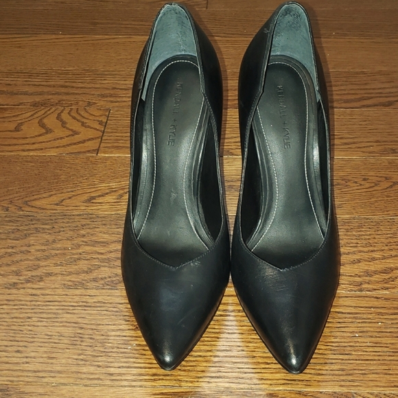 Kendall + Kylie Black Heels - Picture 3 of 12